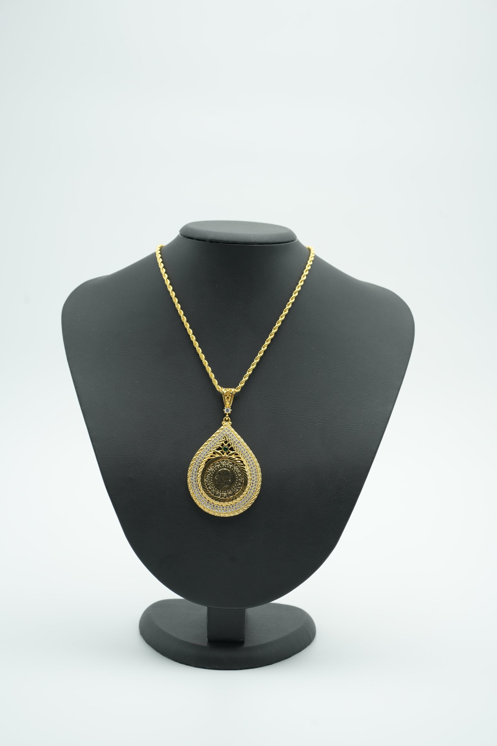 Büyük Damla Çerçeve Kolye